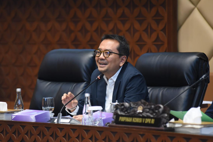 Legislator Kritik Kebijakan Pemerintah Turunkan Harga Tiket Pesawat Domestik: Masih Bersifat Temporal, Tidak Permanen