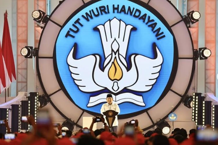 Presiden Prabowo Umumkan Gaji Naik, Guru Terharu dan Bangga: Luar Biasa, Siap Wujudkan Indonesia Hebat dan Kuat