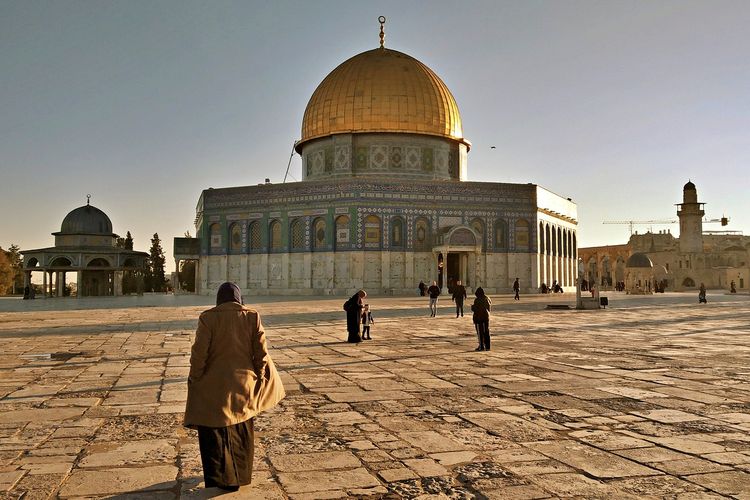 4 Keistimewaan Masjid Al-Aqsa Dalam Al-Quran, Disebut Menjadi Kiblat ...