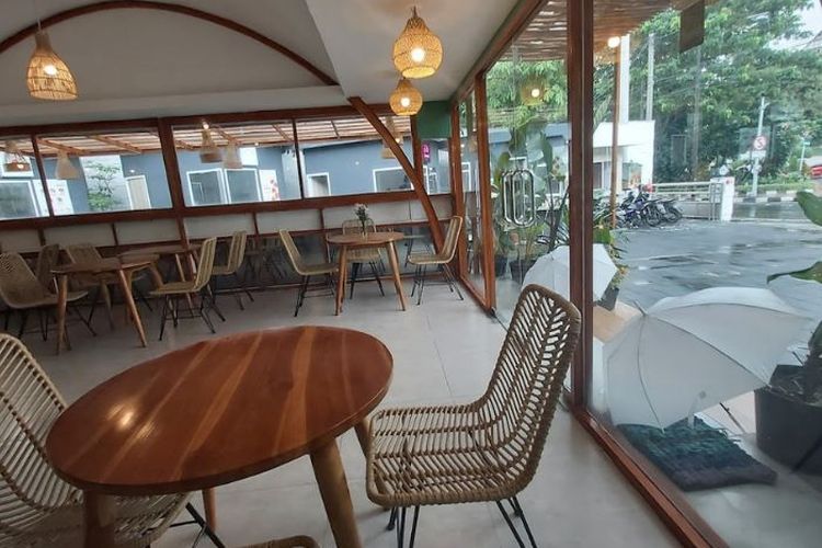 Rekomendasi Cafe Hits di Kota Atlas: La Playa, Cafe Pinggir Pantai