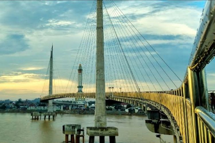 Wisata Akhir Pekan di Jambi: Jembatan Gentala Arasy Dekat dengan Pusat Perbelanjaan