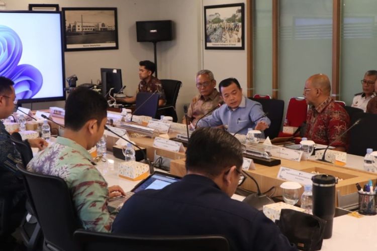 Bahas Jalur Kereta Batu Bara saat Audensi dengan Kemenhub, Al Haris Bidik Revolusi Logistik dan Konektivitas Ekonomi Jambi