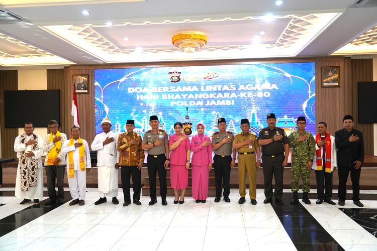 Danrem 042/Gapu Ikut Doa Bersama Lintas Agama Peringati Hari Bhayangkara ke-80