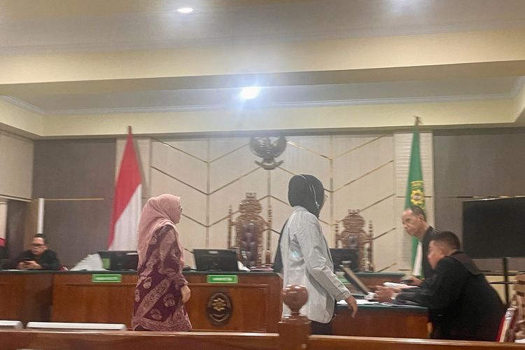 Eks Kepala Puskesmas Kebon Sembilan Dituntut 1,3 Tahun, Bendahara Lebih Berat 1,5 Tahun