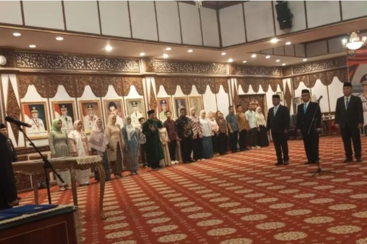 Al Haris Lantik Lima Pejabat Eselon II Pemprov Jambi, Ini Daftar Namanya