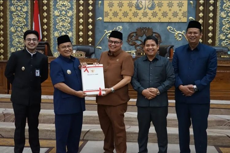 DPRD Kota Jambi Dorong Seragam SD-SMP Negeri Gratis, Maulana Langsung Setuju