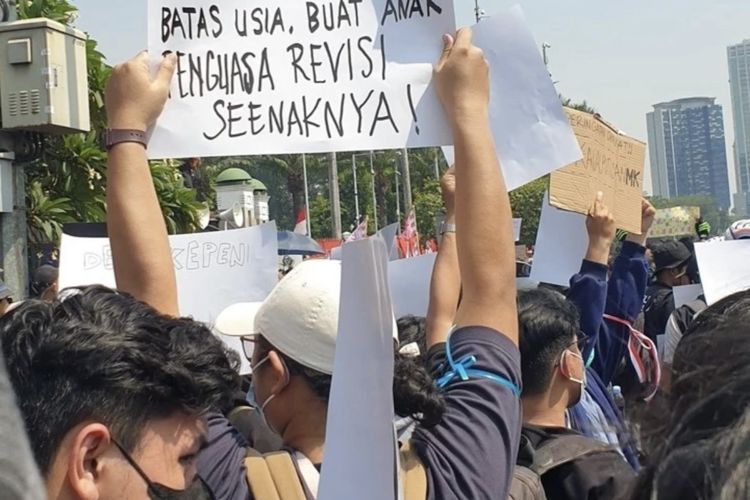 Anggota DPRD Jatim Janji Penuhi Tuntutan Peserta Aksi Unjuk Rasa: Sepakat Kita Kawal