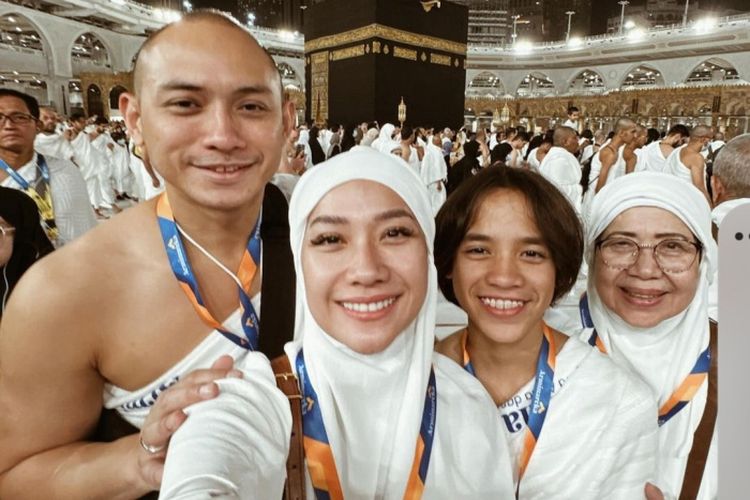 Potret Bunga Citra Lestari dan Tito Aryawardhana Umroh Bareng di Momen Tahun Baru 2024, Alhamdulillah...