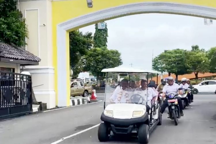 Tradisi Unik DPUPR Kota Tegal Antar Kabid Bina Marga Pakai Mobil Golf Menuju Balai Kota