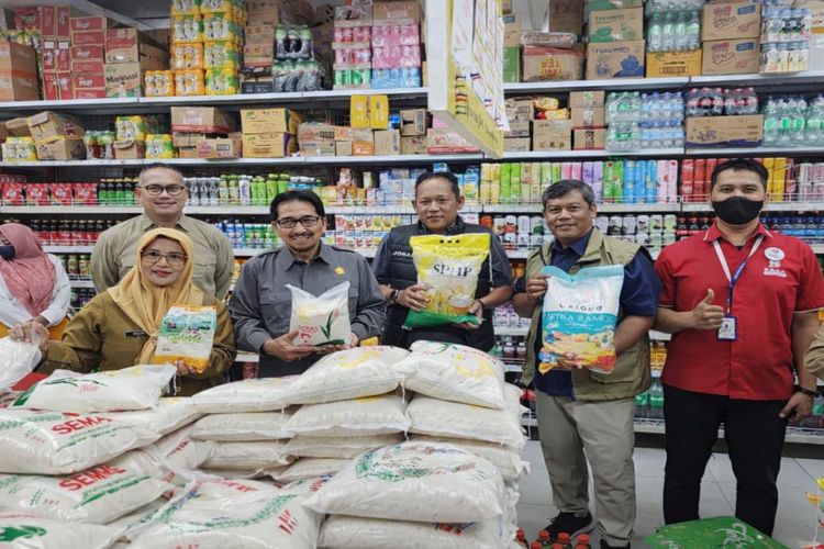 Stok Beras dan Minyak Goreng Aman, BULOG Imbau Masyarakat Tidak Panic Buying Jelang Lebaran 