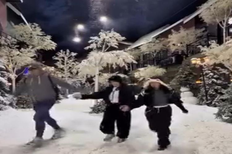 Liburan Seru di Snowville Sentul Bogor Nikmati Salju Asli dan Beragam Wahana Menarik