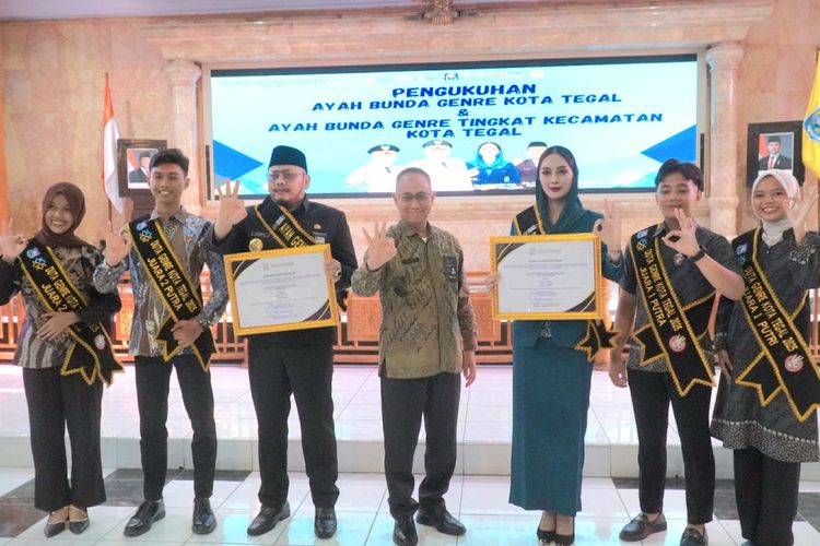 Wali Kota Tegal dan Istri Resmi Dikukuhkan Jadi Ayah Bunda GenRe 2026