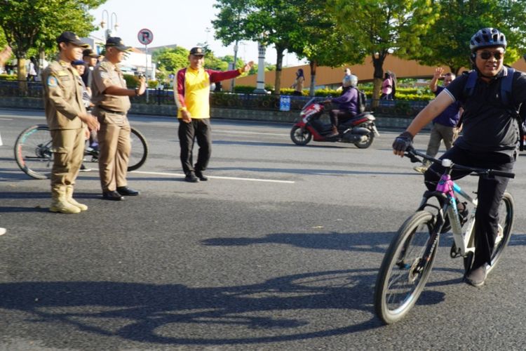 Sekretaris Daerah Kota Tegal Ajak Seluruh ASN Lakukan Penghematan BBM Dengan Bersepeda Ke Kantor