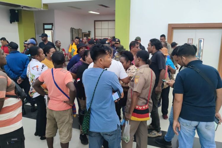 Puluhan Honorer Kecewa, Mengaku Banyak Data Siluman