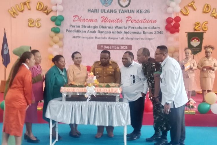 HUT ke-26 DWP Tolikara, Perempuan Sebagai Pelita Keluarga dan Mitra Strategis Pembangunan Daerah