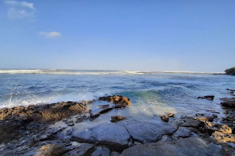 Fakta Pantai Minajaya Dahulu Hingga Kapal Perang Negara Malaysia yang Diduga Warga Hendak Menyerang