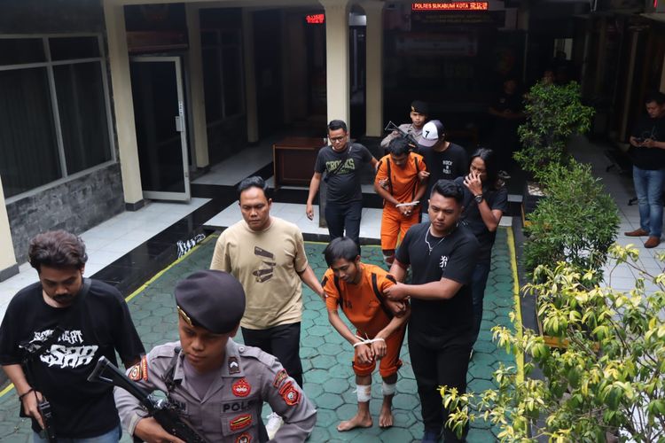 Polisi Ungkap Kronologi Pembunuhan Driver Online yang Mayatnya Ditemukan di Parkiran Indomaret 