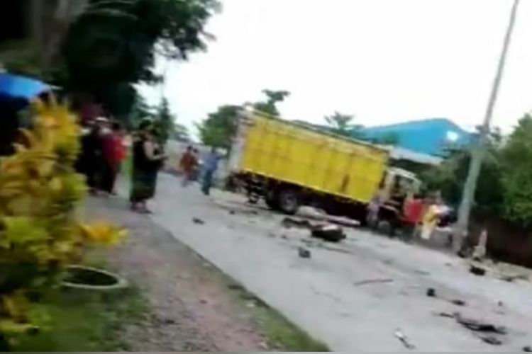 Tabrak Motor Lalu Tabrak Truk 4 Korban Meninggal Dunia Kecelakaan di Demak