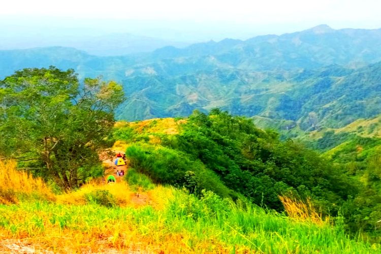 Fenomena Suara Dari Dalam Tanah Gunung Gelendrung Kawasan Situs Gunung Rompang Sukabumi 