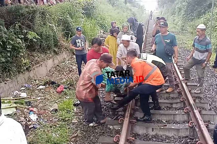 Kronologi Detik-detik Pasutri Tertabrak Kereta Api Siliwangi di Kebonpedes Sukabumi 