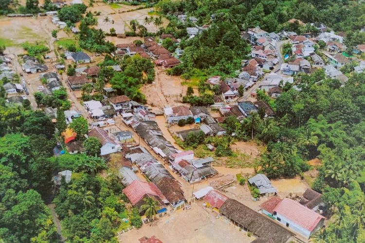 Bantuan Kebencanaan Mengalir, Warga Desa Ciemas Bersiap Bangkit Pasca Bencana Hingga Rencana Relokasi