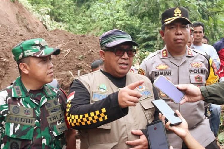 Longsor Jalur Palabuhanratu - Kiaradua, Bupati Sukabumi: Tak Berpengaruh ke Akses  Wisata
