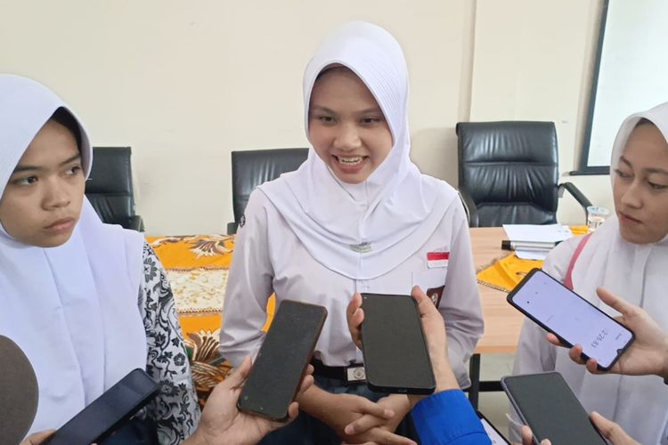 Kisah Haru Pelajar Sukabumi Korban Bencana Banjir dan Longsor Sukabumi, Tetap Semangat Jalani Ujian Meski Kehilangan Rumah