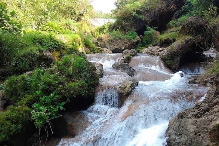 Air Terjun Banyulangse, Pesona Alam Tuban yang Memikat Hati