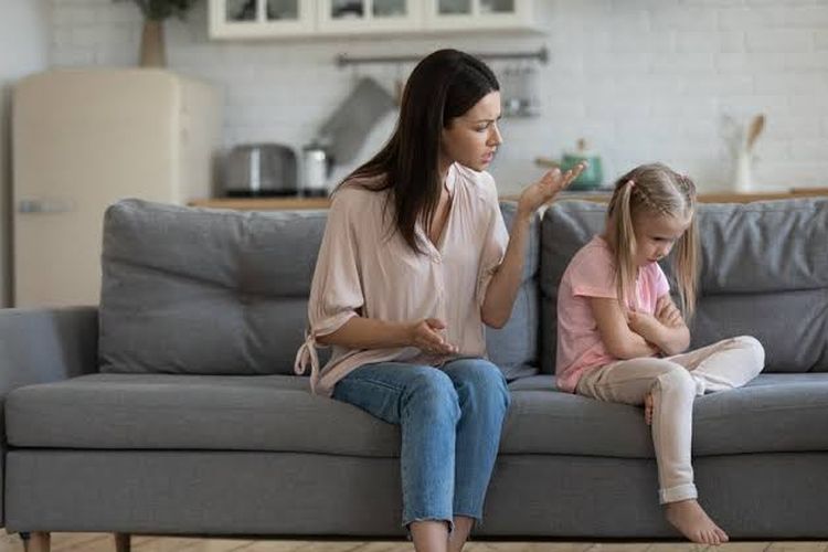 Bahaya Membandingkan Anak, Racun yang Merusak Kepercayaan Diri