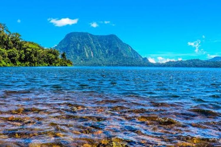Keindahan Danau Gunung Tujuh, Kaldera Tertinggi di Asia Tenggara