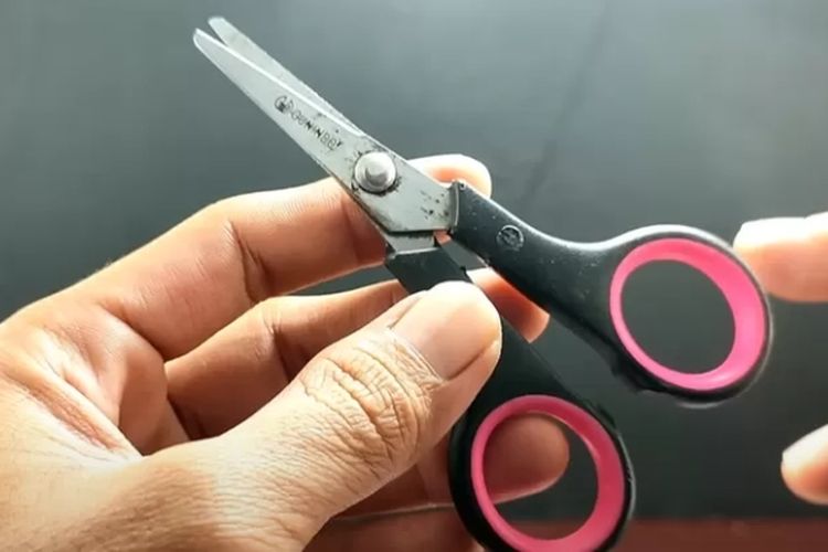 7 Cara Sederhana Menajamkan Gunting yang Tumpul