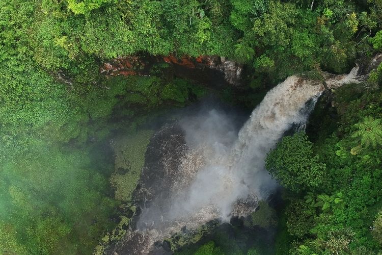 Pesona Telun Berasap, Ketika Alam Menciptakan Karya Seni dari Asap dan Air