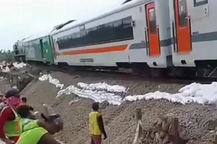 Bencana Banjir Susulan Grobogan: Jalur Rel Kereta Api Gubug - Karangjati Kembali Amblas