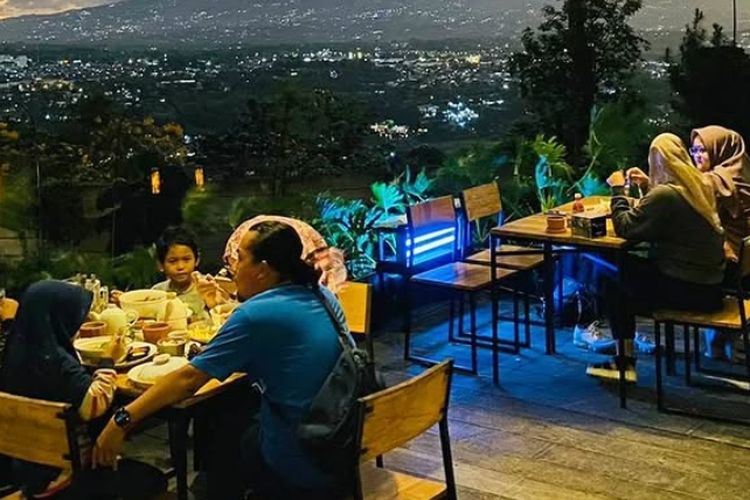 3 Rekomendasi Cafe Puncak Bogor dengan Pemandangan Memukau