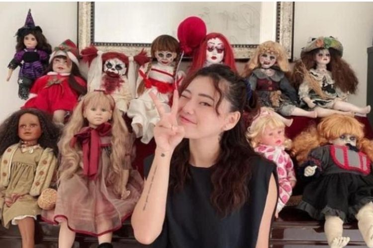 Mengenal Sosok Wendy Walters, Selebriti yang Hobi Koleksi Boneka Seram