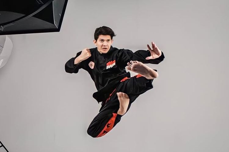 Kisah Iko Uwais, Aktor yang Jago Beladiri Tapi Phobia pada Kerupuk