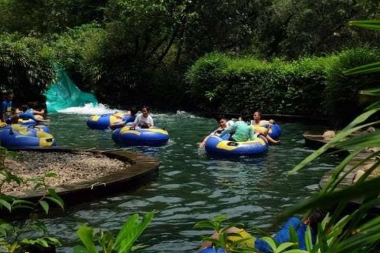 Waterboom Lippo Cikarang, Taman Rekreasi Air Dengan Nuansa Alam Bali Eksotis