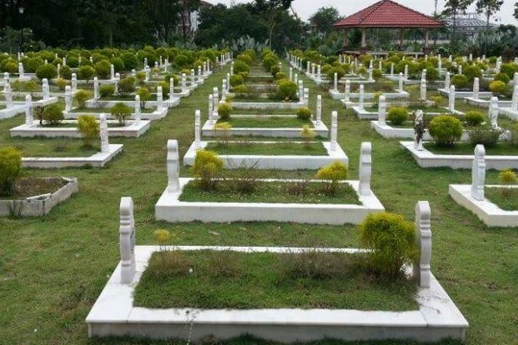 Jelang Ramadhan, Ini Adab dan Tata Cara Ziarah Kubur yang Baik