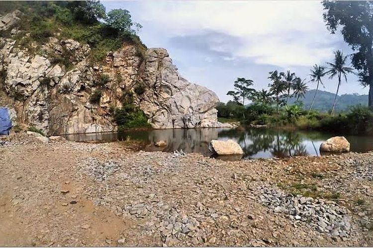 Cadas Gantung Mandalare, Wisata Alam Ekstrem di Banjar, Jawa Barat