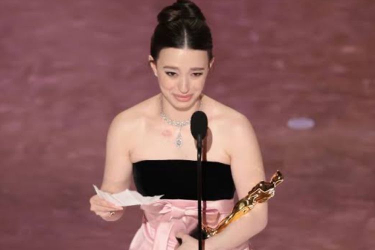 Raih Piala Artis Terbaik Oscar 2025, Ini Perjalanan Karir Mikey Madison