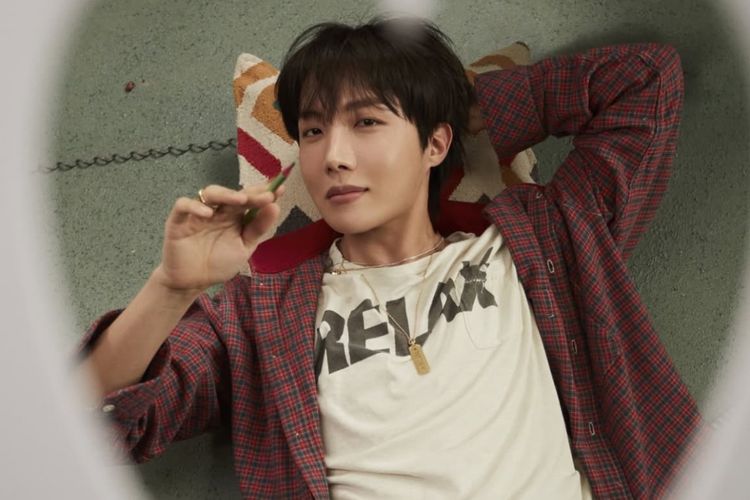 Omo! Jhope BTS Sukses Raih Rekor di Tangga Lagu iTunes dengan 'Sweet Dreams'
