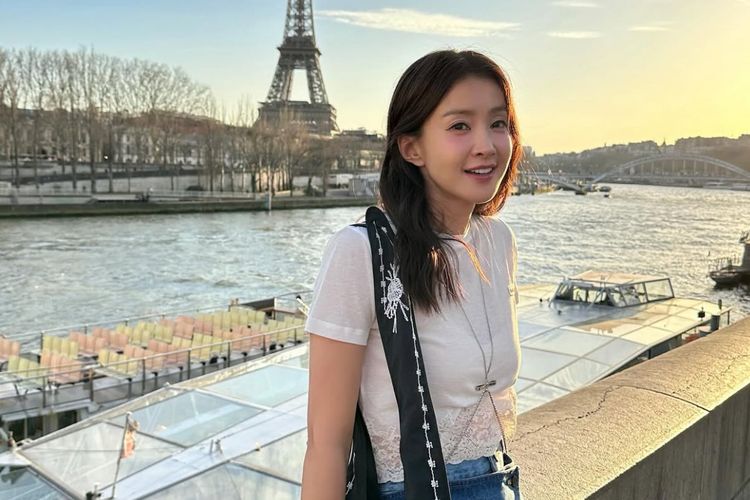 8 Tahun Menikah dengan Konglomerat, Kini Lee Si Young Umumkan Bercerai