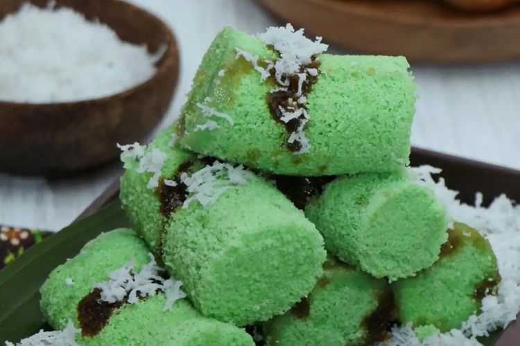 Kangen Aroma Kue Putu? Yuk, Bikin Sendiri di Rumah dengan Resep Mudah Ini!
