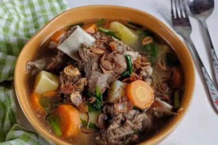Masak Mudah Hari Ini: Resep Sop Iga Sapi Spesial yang Bikin Nagih Layaknya Koki Professional