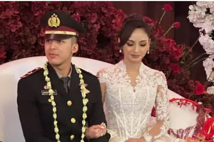 Tema Pernikahan Valerie Tifanka dan Iptu Andhika: Akad Tradisional, Resepsi Kekinian!