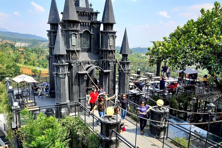 Pesona Punclut Ciumbuleuit: Destinasi Wisata Alam dan Kuliner di Bandung Utara