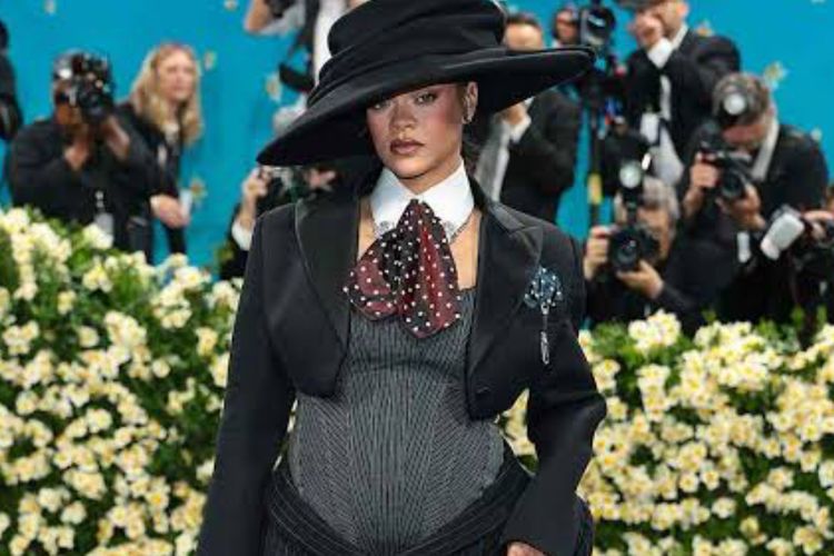 Bukan Sekadar Fashion! Perut Buncit Rihanna di Met Gala 2025 Jadi Sorotan Utama