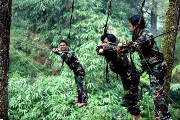 Wisata Zone 235: Memacu Adrenalin di Tengah Kesejukan Cikole Lembang