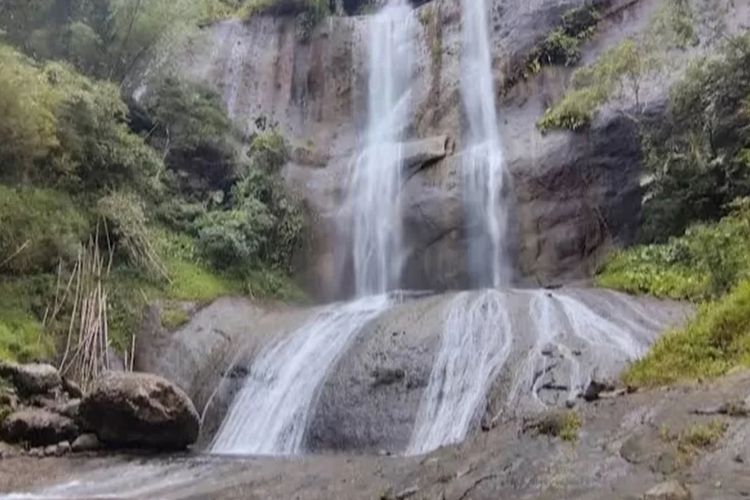 Curug Ngelay Kuningan, Keindahan Tersembunyi dengan Pesona Air yang Menggoda