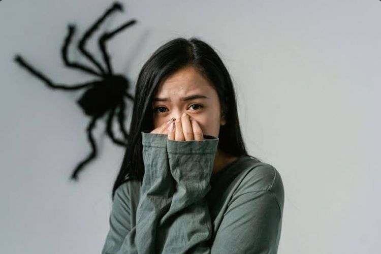6 Cara Jitu Atasi Fobia Sendiri Demi Pikiran yang Lebih Rileks dan Tenang
